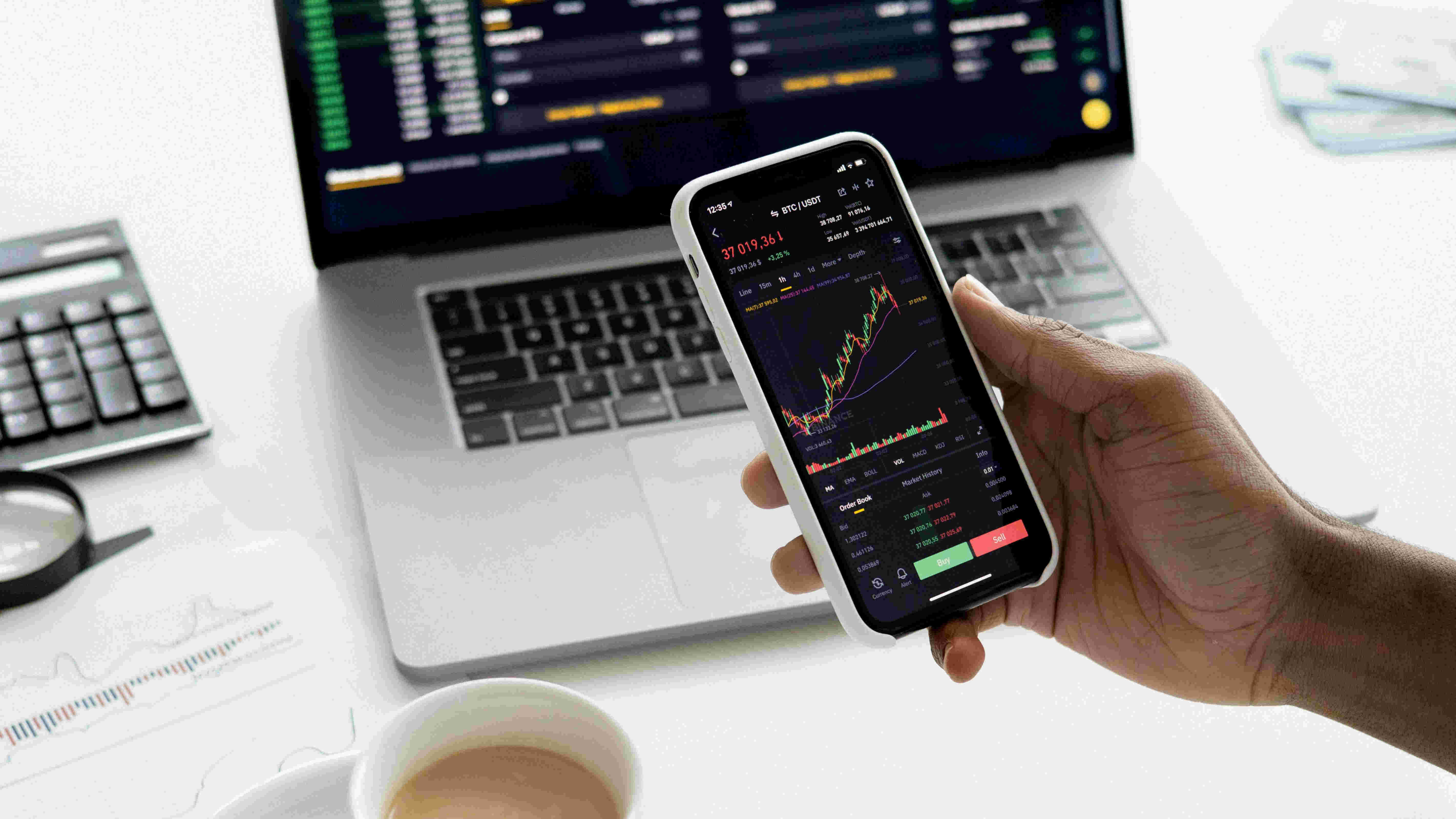 Global Investment Analyst Re